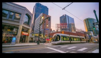 Armonie peisaj urban: Mișcarea sincronizată a transportului public în spațiile urbane