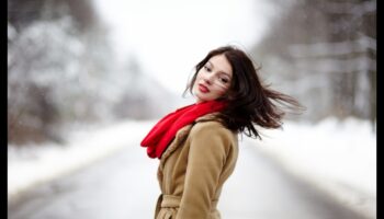 Icy Intrigue: ținute de iarnă la modă pentru glam pe vreme rece